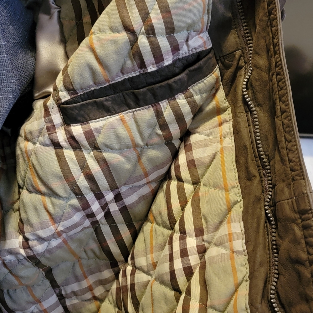 BURBERRY Sample Sale - Picture 4 of 7